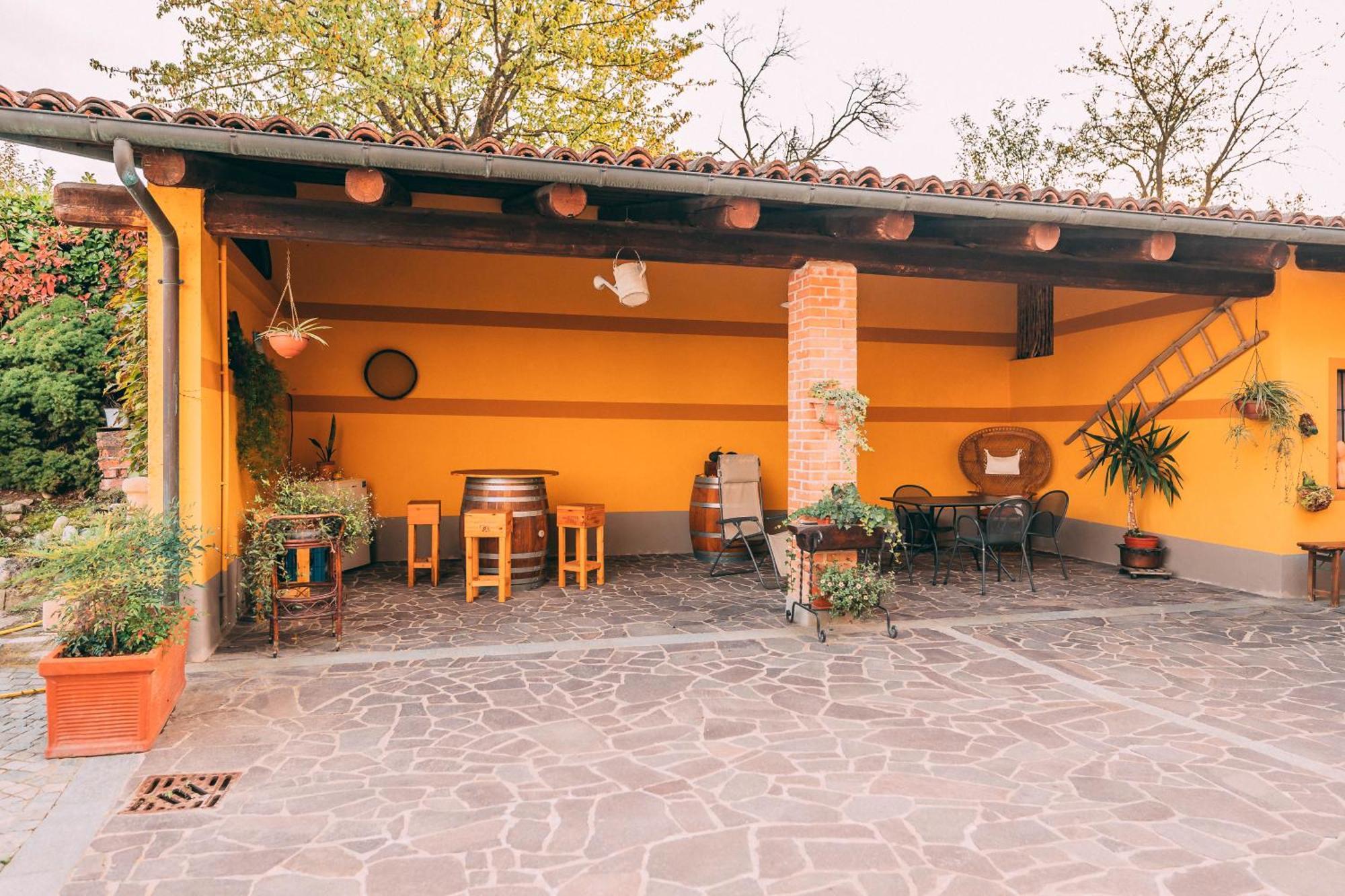 Agriturismo Cascina Barin Roddi Exterior photo